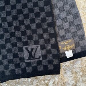 Louis Vuitton Wool Black and Grey Damier Scarf